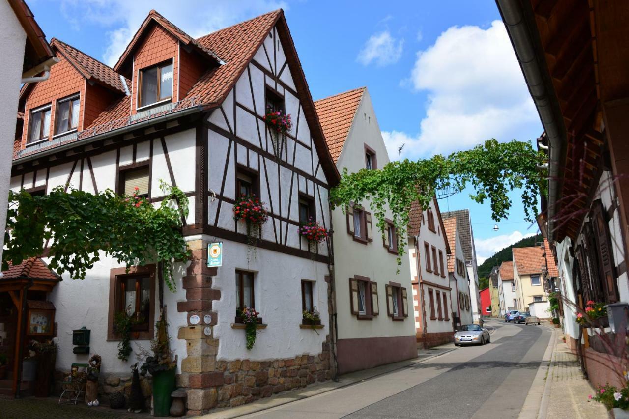 Gaestehaus Ehrhardt Schweigen-Rechtenbach Eksteriør billede